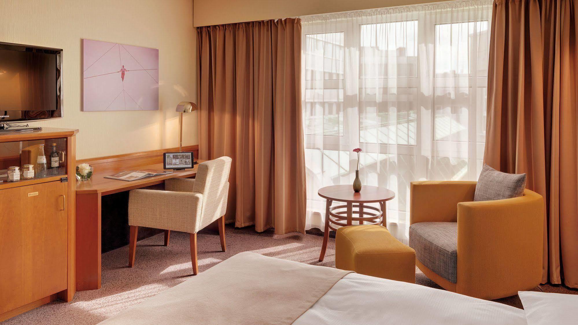 Western Hotel 4*